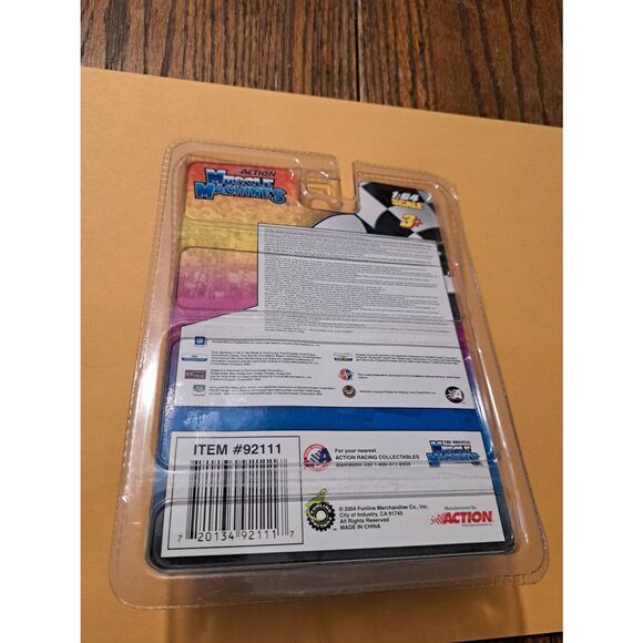 Vintage 2004 Fun Line Action Muscle Machines Dale Earnhardt Jr. 8 Die-Cast Car - Picture 2 of 2